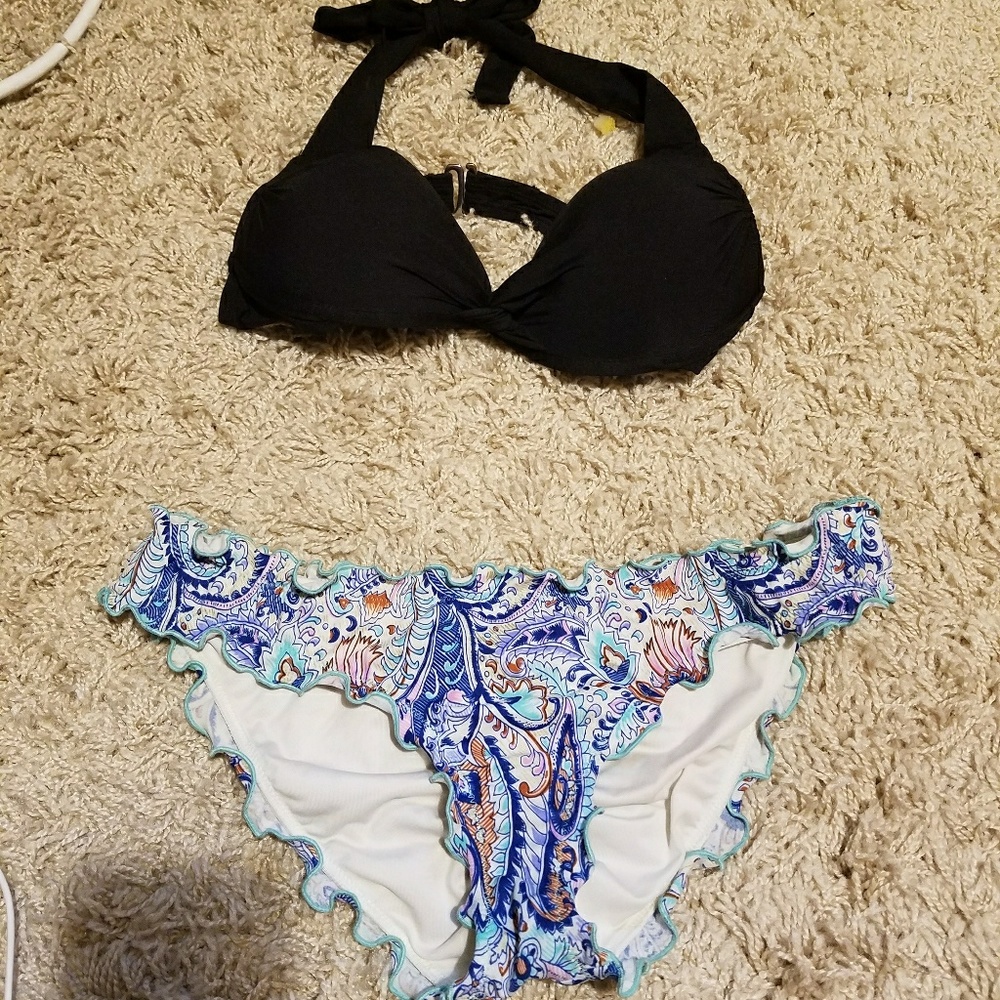 Black pushup bikini top